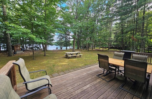 Holcombe Cottage | Lake front cottage on beautiful quiet setting on Lake Holcombe