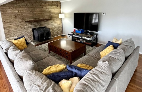 Rogers House | Lake Front Cozy Cabin, Swim, Boat, Bike, Relax, Canoe, Kayak, Fire Pit and more