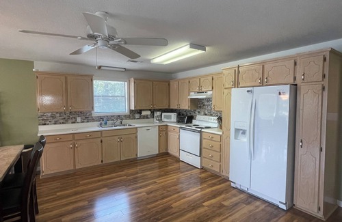 Tanglewood Estates House | Lake Front Cozy Home in Quiet Cove with 2 Boat Slips