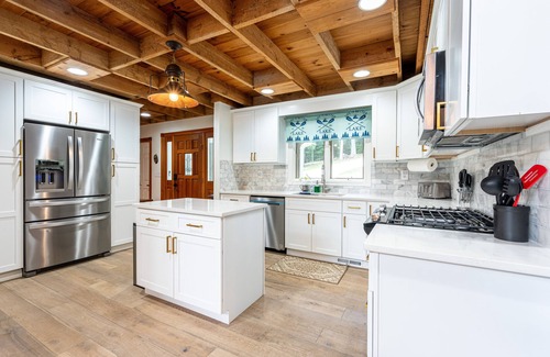 Blairsville House | Lake Front Hideaway at Nottely