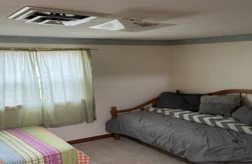 Marion House | Lake front house that's easy and quick to get to, and close to everything