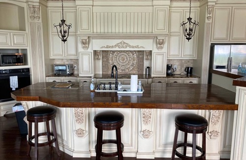 Royal House | LAKE FRONT -LAKE HAMILTON - 4 Acres