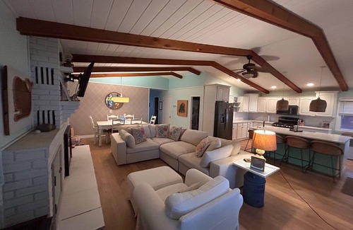 Detroit Lakes Cabin | Lake front Lake Melissa Cabin with huge sand beach!