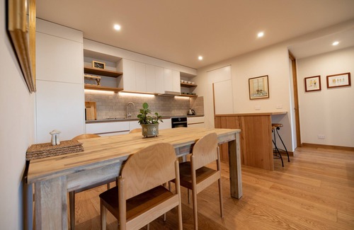 East Jindabyne Apartment | Lake Front Living New and Cosy seperate ground floor appartment