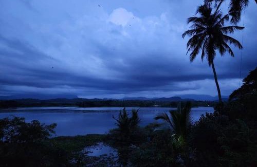 Ibbagamuwa House | Lake Front