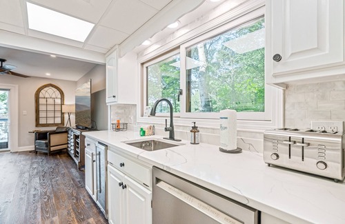 Blairsville House | Lake Front, Mtn view, Dock, Hot Tub, Game Room, Fire pit, Canoe, Paddle boards