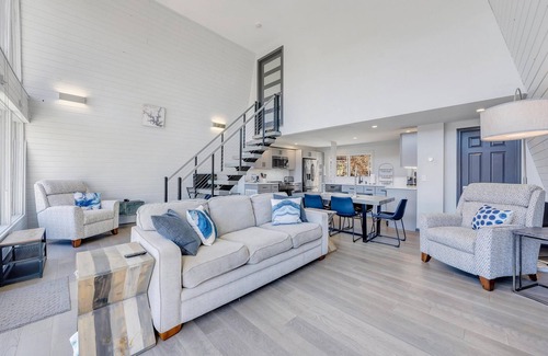 Moneta House | Lake Front, Private Dock
