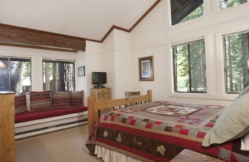 Tahoe Tavern House | Lake Front Property w/Pool/Pier/Patio/Tennis-Walk to Downtown Tahoe City