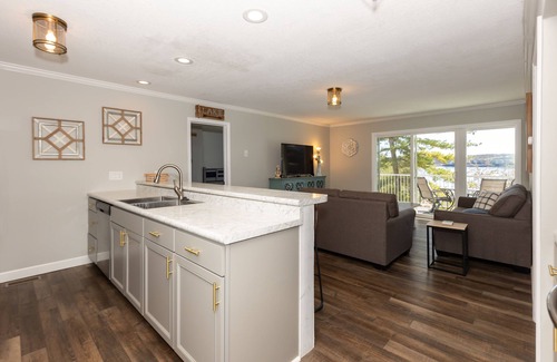 Osage Beach Condo | LAKE FRONT, UPDATED 2 BED 2 BATH OSAGE BEACH