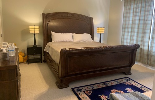 Kingsport House | Lake front
