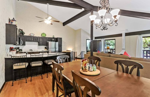 Fontana House | Lake Geneva Condo in Abbey Springs with a Golf Cart