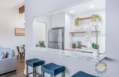 Lake Geneva Condo | Lake Geneva Gem: Luxury, Comfort & Prime Location