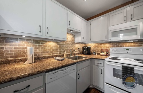 Lake Geneva Condo | Lake Geneva Summer Escape Pool, Patio & Lake Views
