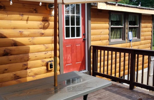 Lake George Cabin | LAKE GEORGE LOG CABIN
