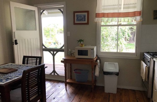Glenlyon Cottage | Lake Glenlyon Cottage on Working Farm
