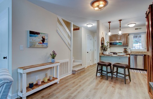 Waleska House | Lake, golf, trails, romantic cozy townhome retreat nestled in the hills. awaits