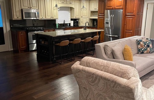 Guntersville House | Lake Guntersville: 4br 4ba house w boat parking, nice patio, near Rocket City!