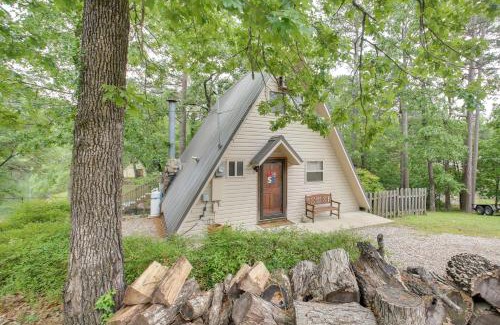 Mid America House | Lake Hamilton Cabin Boating Getaway!