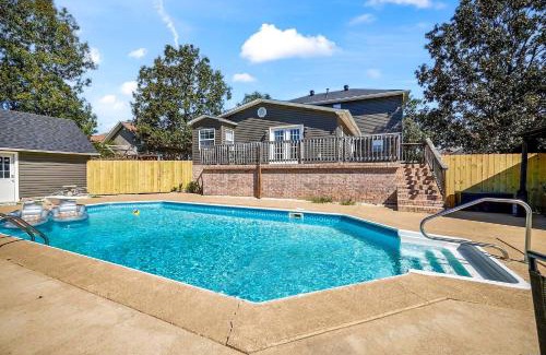 Mid America House | Lake Hamilton Carriage House 5BR; 3.5BA Sleeps 17!