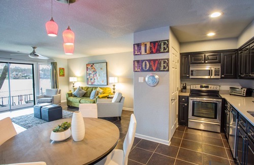 Rockwell Condo | Lake Hamilton Main Channel Condo - Fantastic Lake View with covered boat stall