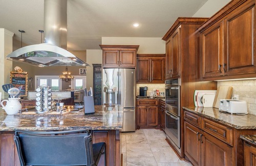 Royal Villa | Lake Hamilton Tranquility Villa with boat dock on private 20 acres!