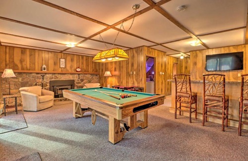 Lake Harmony Estates House | Lake Harmony Access Home with Game Room and Fire Pit!