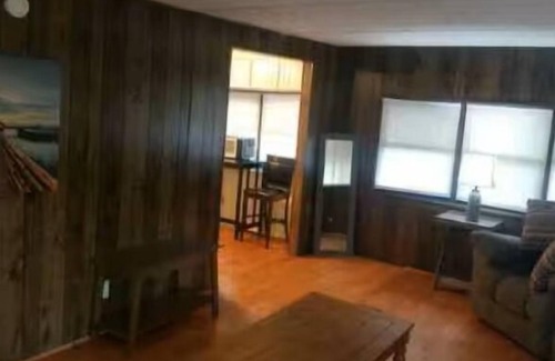 Townville House | Lake Hartwell 3-bedroom Getaway walking distance to lake in Townville