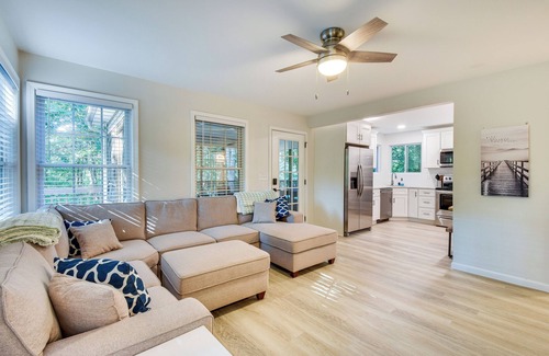 Seneca House | Lake Hartwell Retreat w/2-Tier Dock & Boat Slip!