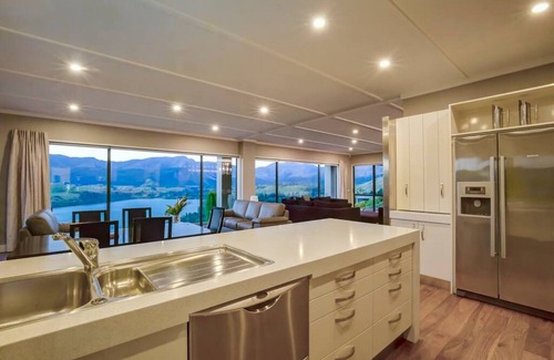 Lake Hayes House | Lake Hayes Residence - Premium location | Prestigious Lake Hayes Hollywood style Living