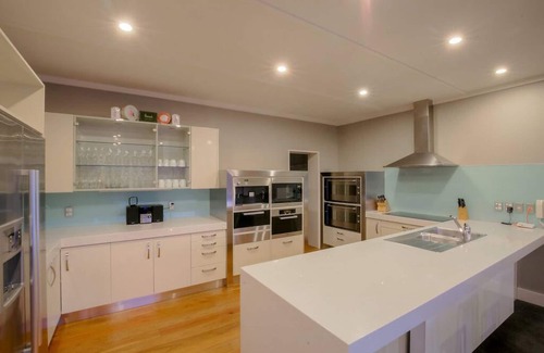 Lake Hayes House | Lake Hayes Residence - Premium location | Prestigious Lake Hayes Hollywood style Living