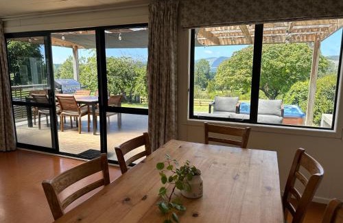 Mangakino House | Lake Holiday Home - Spa & Views