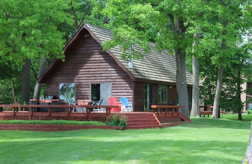 Garrison House | Lake Home/Cabin, 3 Bedrooms + Loft, 2 Bathrooms (Sleeps up to 10)