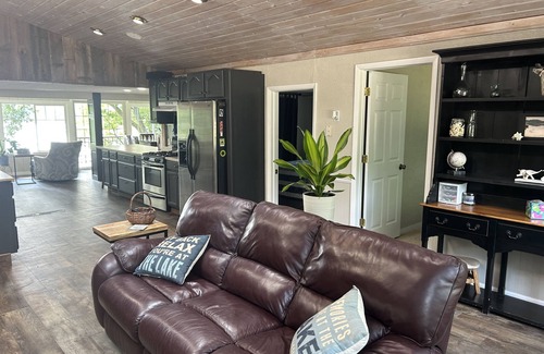 Pine River House | Lake Home-HUGE Sandy Beach Ski, swim, fish Full recreational lake
