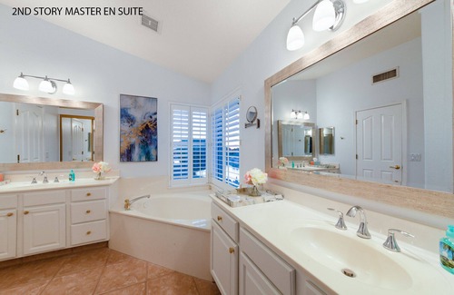 Arrowhead Lakes House | Lake Home, Pontoon Boat, Heated Pool, Pool, Spa, Pool Table "Parrot Hideaway"