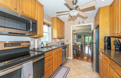 Glasser House | Lake Hopatcong Picturesque Lakefront Gateway