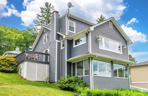 Glasser House | Lake Hopatcong Picturesque Lakefront Gateway