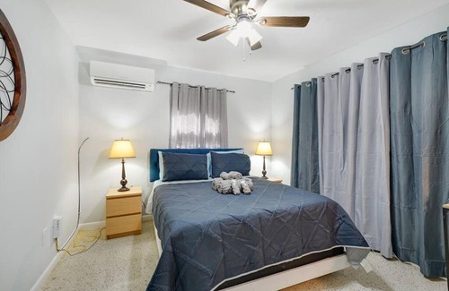 Davie Villa | Lake House 2