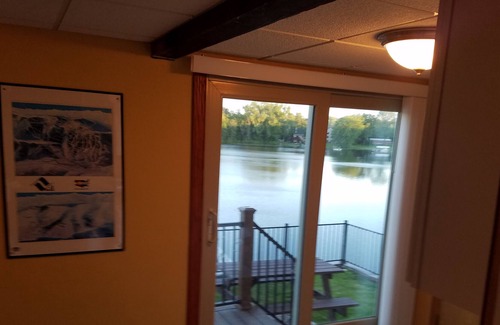 West Bend House | Lake House honeymoon