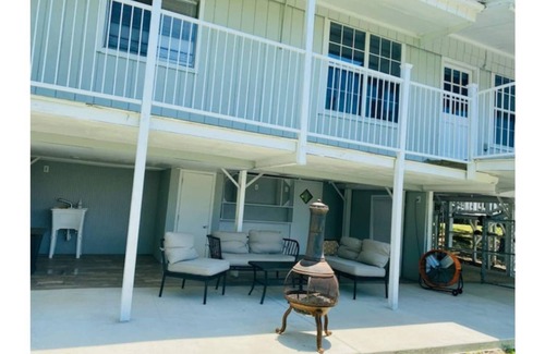 Gautier House | Lake House in front of the bayou