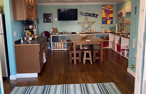 Hardin House | Lake house in Pirate's Cove Pet friendly with large outdoor entertainment area