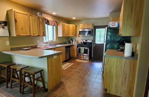 Armstrong Creek House | Lake House - Includes 24' Pontoon, Sleeps 12, Great For Families!