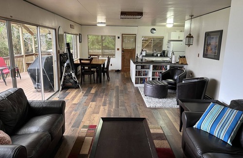 Lake Roesiger Cottage | Lake house @ Lake Roesiger - Private beach & 1 acre of solitude