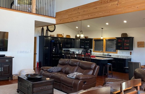 Clarkson House | Lake House Luxury with Water & Woodland Views