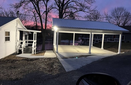 Marion House | Lake House NEW Fully Furnished Month To Month