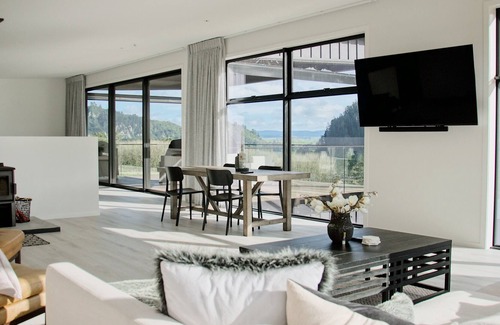 North Island House | Lake House