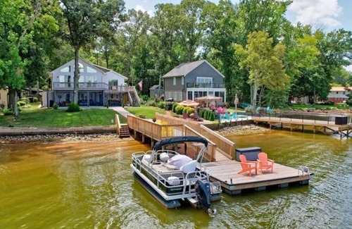 Southmont Bed & Breakfast | Lake House Oasis at High Rock Lake