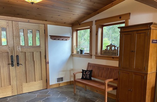 Woodinville House | Lake House - Picturesque & Peaceful