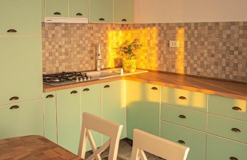 Navodari House | Lake House