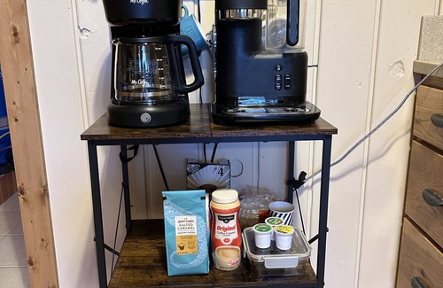 Pymatuning Central Cabin | Lake House Steps from Pymatuning