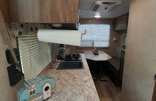 Beechgrove RV Rental | Lake House